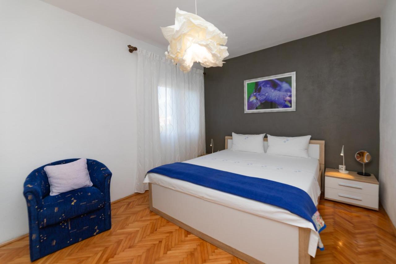 Apartments Martic Supetar Bagian luar foto