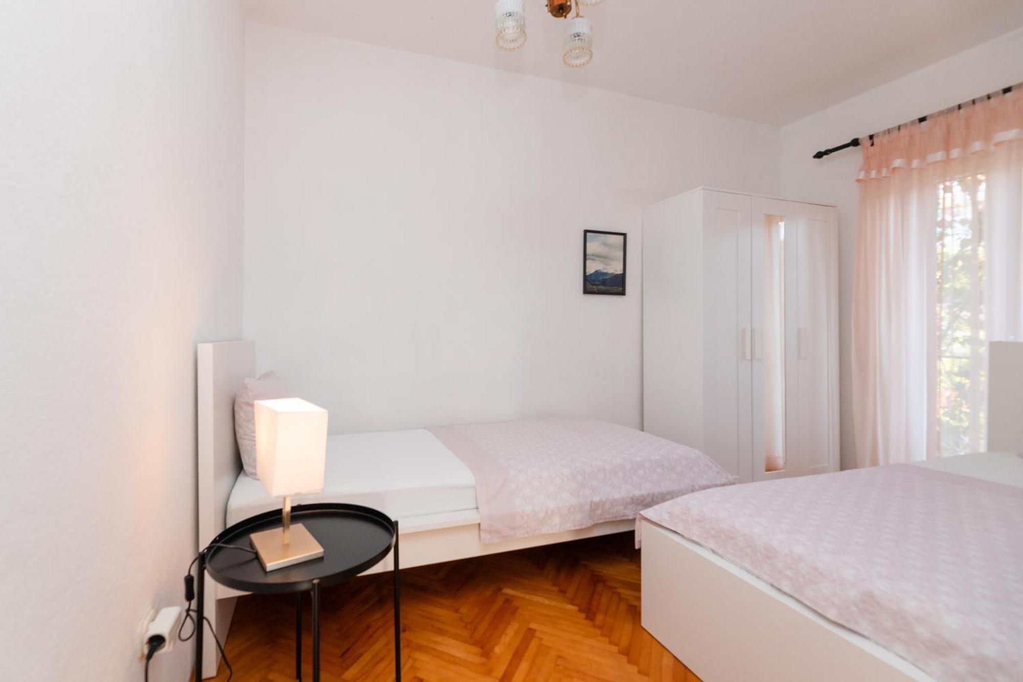 Apartments Martic Supetar Bagian luar foto