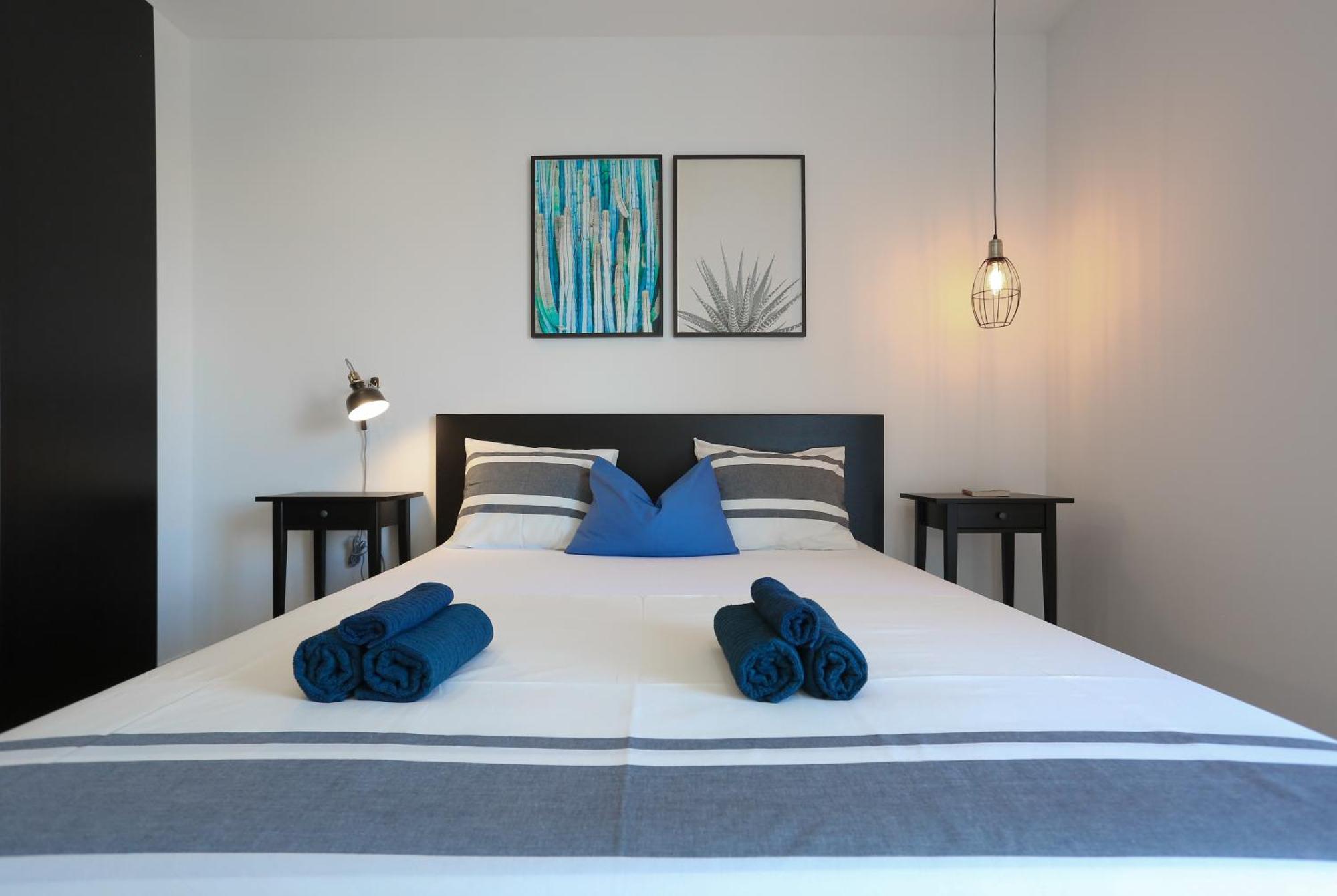 Apartments Martic Supetar Ruang foto