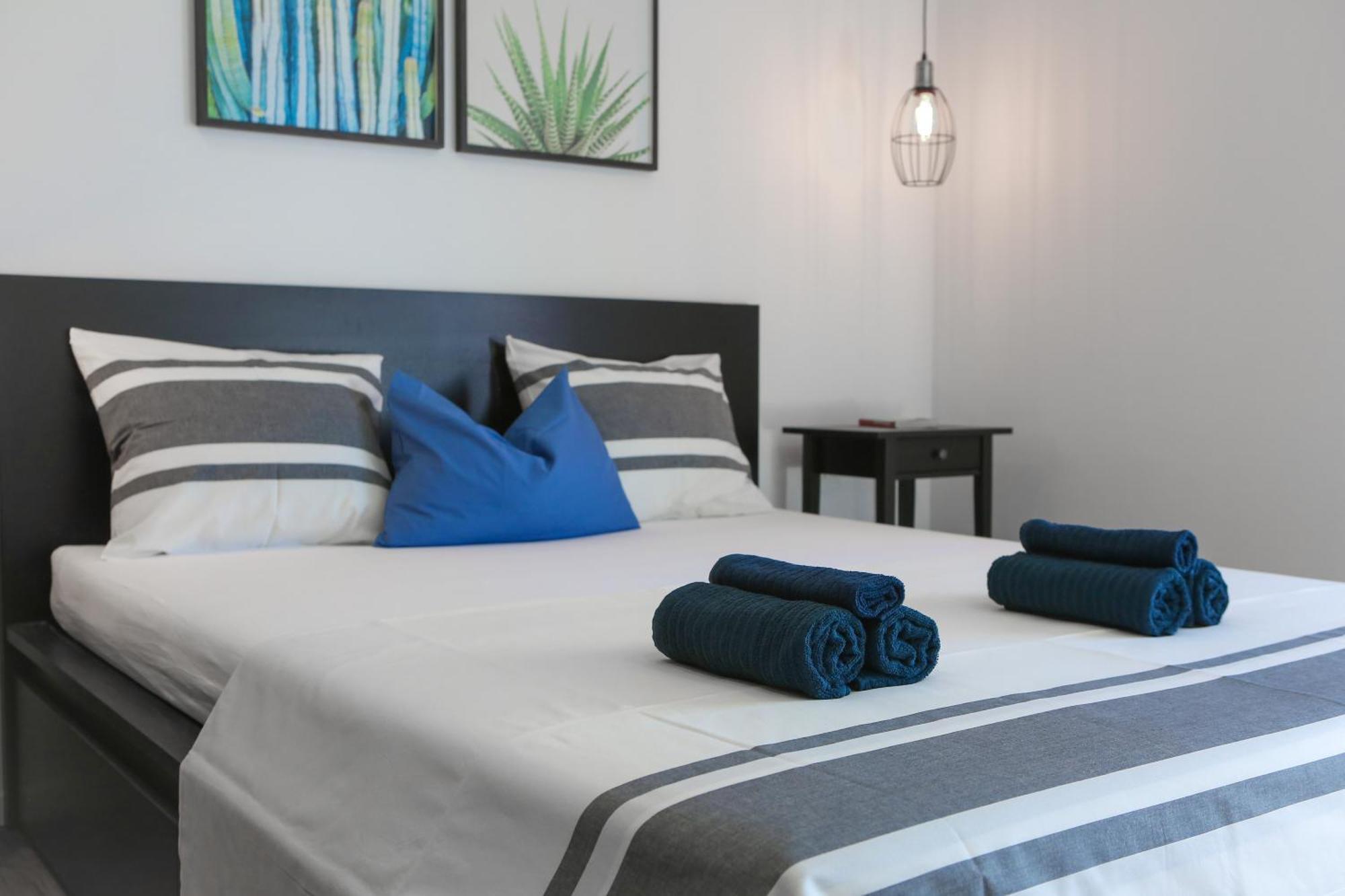 Apartments Martic Supetar Ruang foto